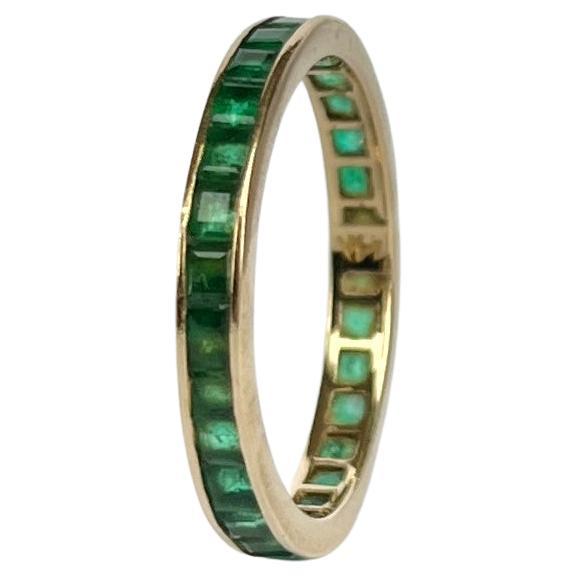 Eternity-Ring aus Smaragd und 14 Karat Gold mit Smaragd im Art déco-Stil im Angebot