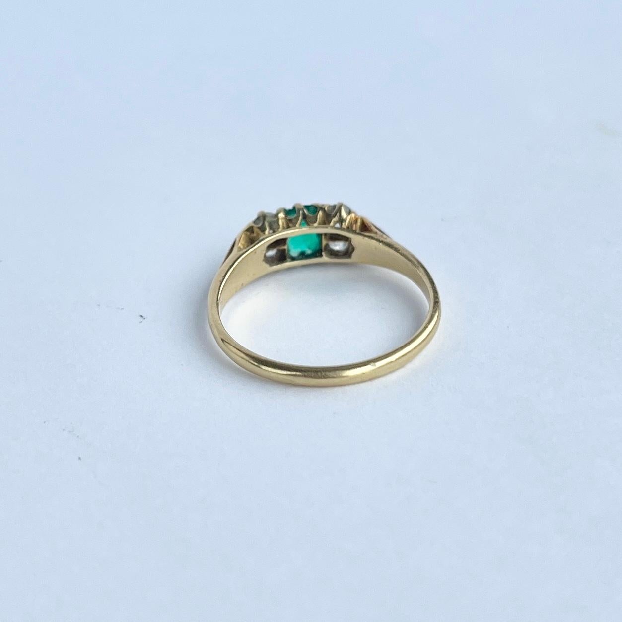 Anello Art Deco con smeraldo e diamanti in oro 18 carati In condizioni buone in vendita a Chipping Campden, GB