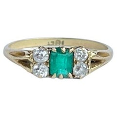 Antique Art Deco Emerald and Diamond 18 Carat Gold Ring