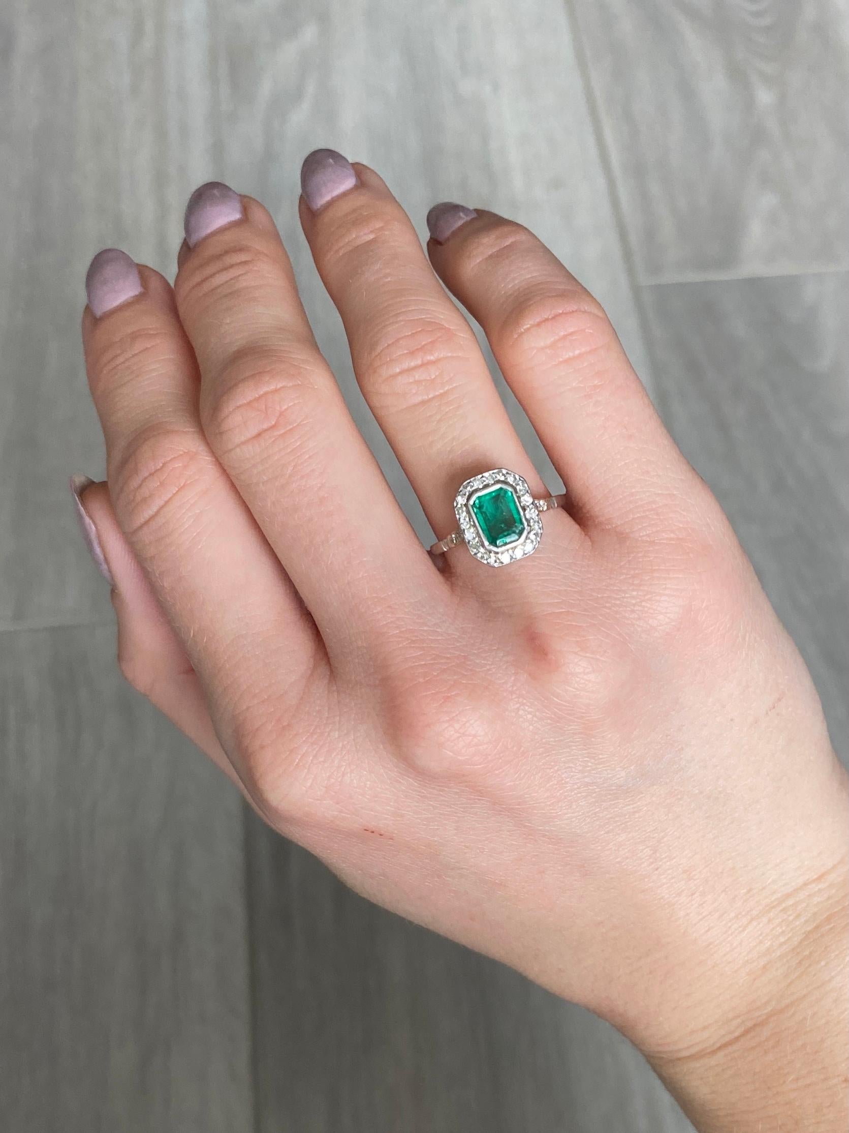 Art Deco Emerald and Diamond 18 Carat White Gold Panel Cluster Ring In Good Condition In Chipping Campden, GB