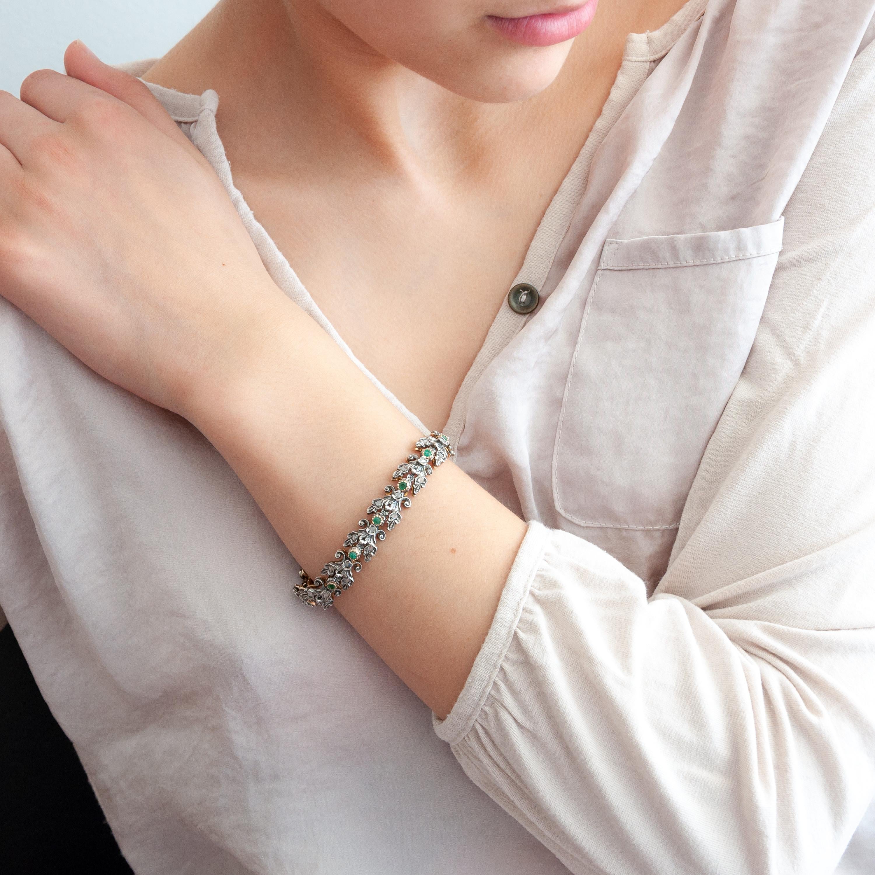 Édouardien Bracelet édouardien ancien en or avec émeraudes et diamants en vente