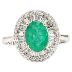 Anillo de cóctel Art Decó de oro de 18 quilates con esmeralda y diamantes