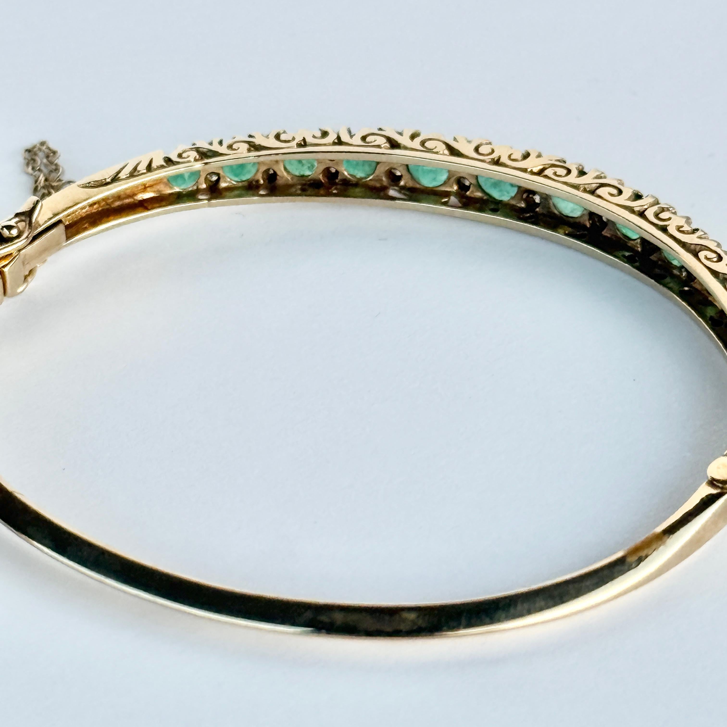 Art Deco Emerald and Diamond 9 Carat Gold Bangle In condizioni buone in vendita a Chipping Campden, GB