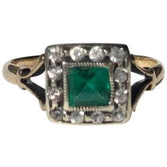Art Deco Emerald and Diamond 9 Carat Gold Cluster Panel Ring