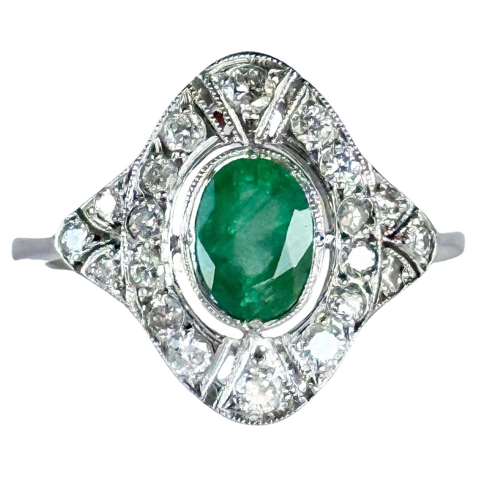 Art Deco Smaragd und Diamant und Platin Cluster Panel Ring