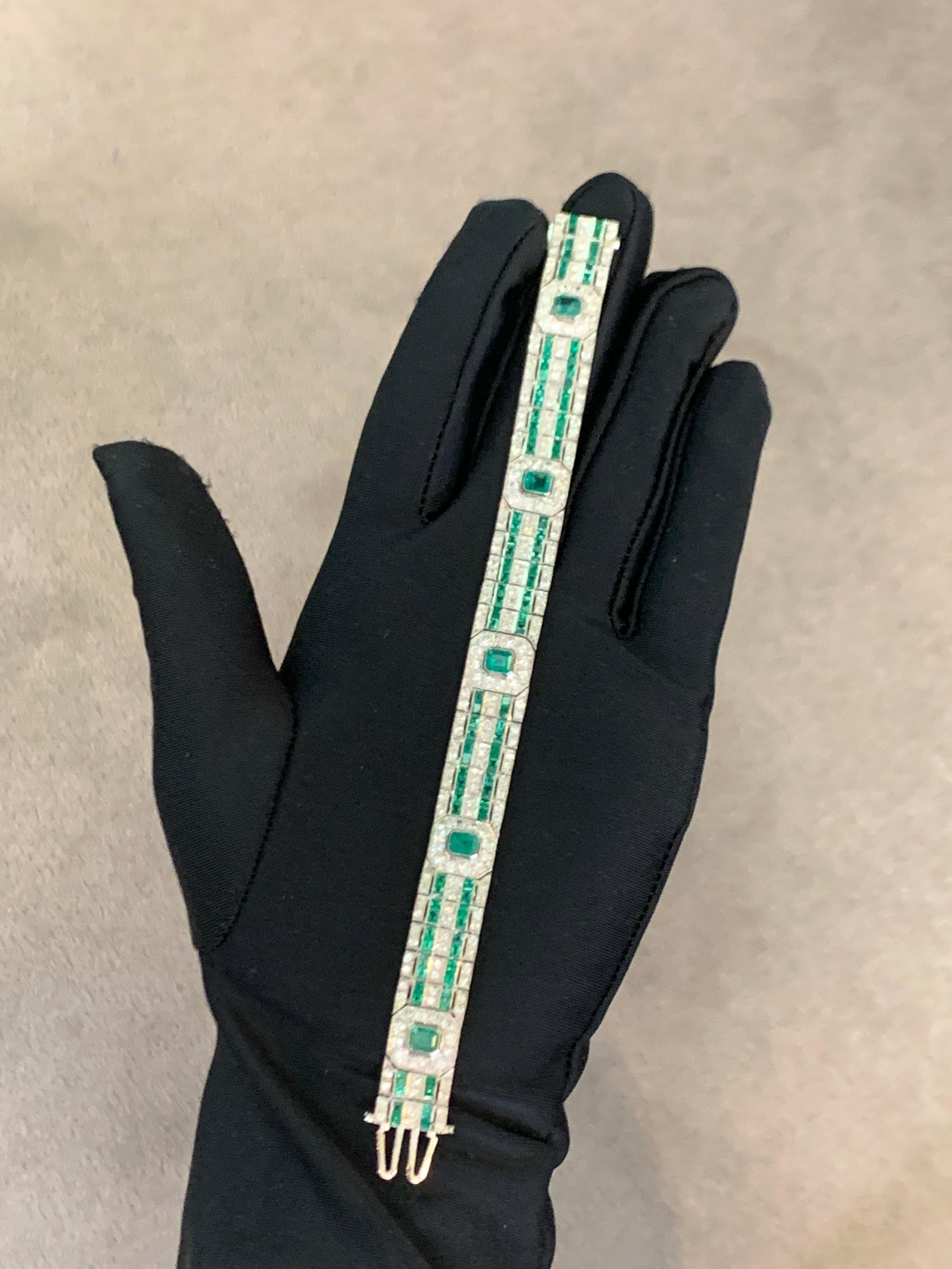 Art déco-Armband mit Smaragd und Diamanten (Gemischter Schliff) im Angebot