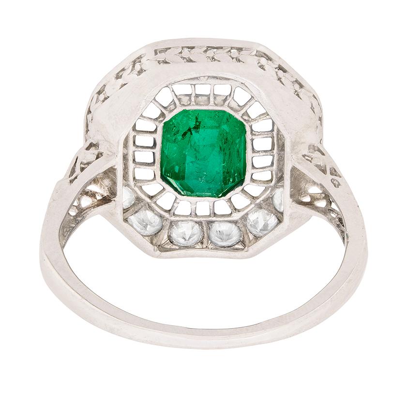 Art Deco Emerald and Diamond Cluster Ring, circa 1920s In Good Condition In London, GB