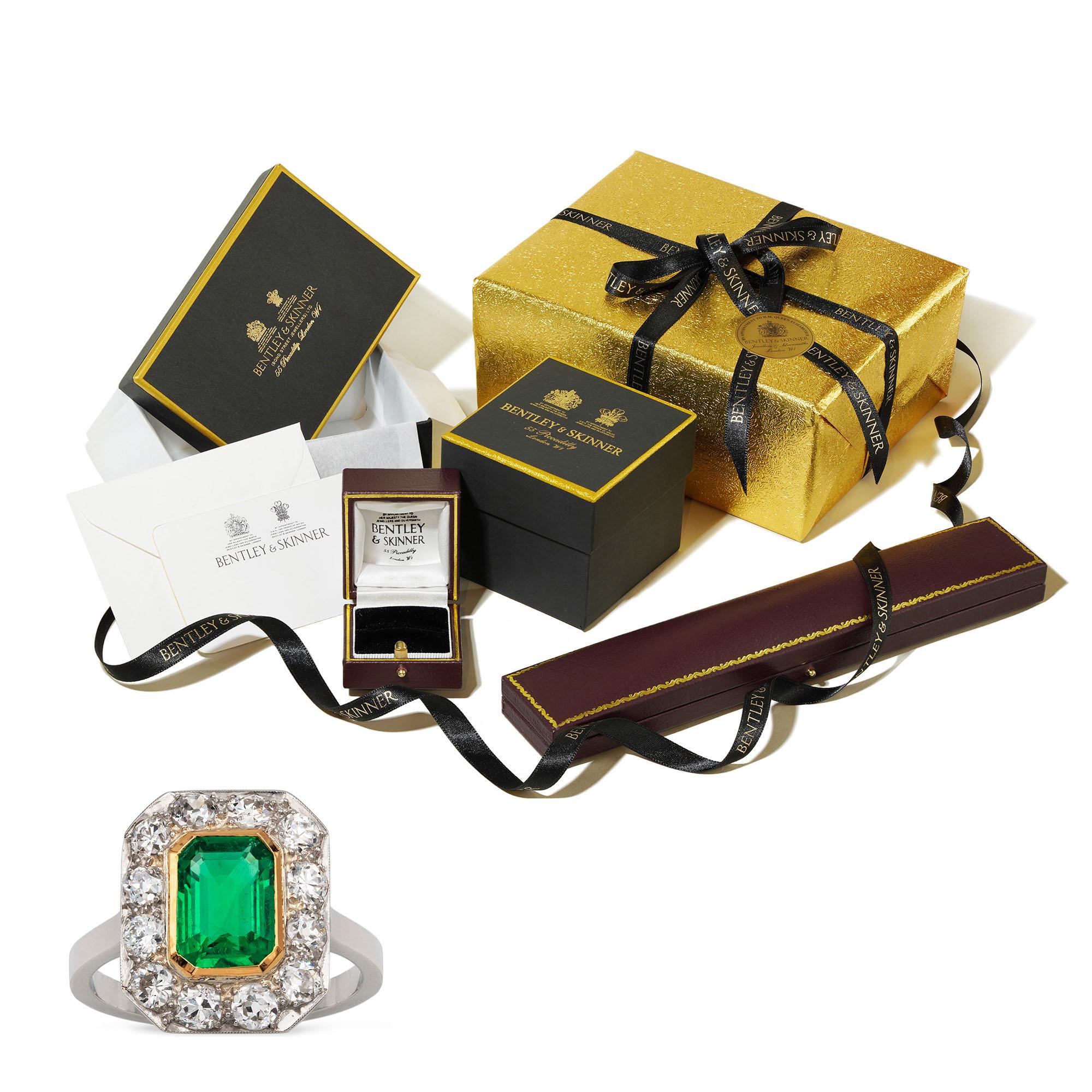 Art Deco GCS Certified 1.22 Carat Columbian Emerald and Diamond Cluster Ring 2