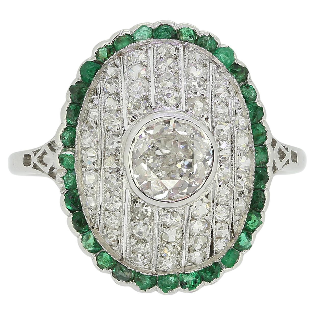 Art Deco Cluster-Ring mit Smaragd und Diamant