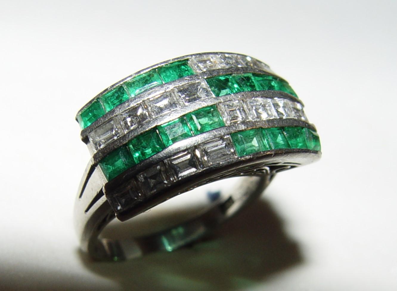 Art Deco Emerald and Diamond Cocktail Ring 18K s-6 For Sale 11