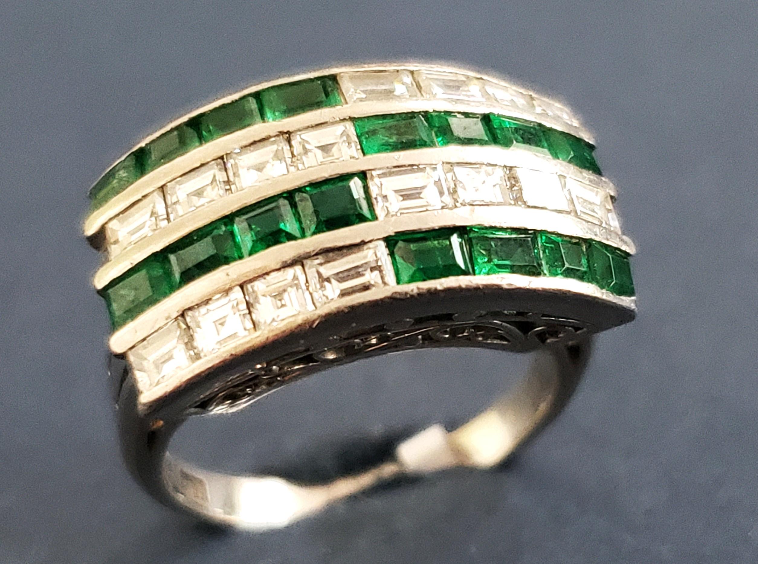 Women's or Men's Art Deco Emerald and Diamond Cocktail Ring 18K s-6 For Sale