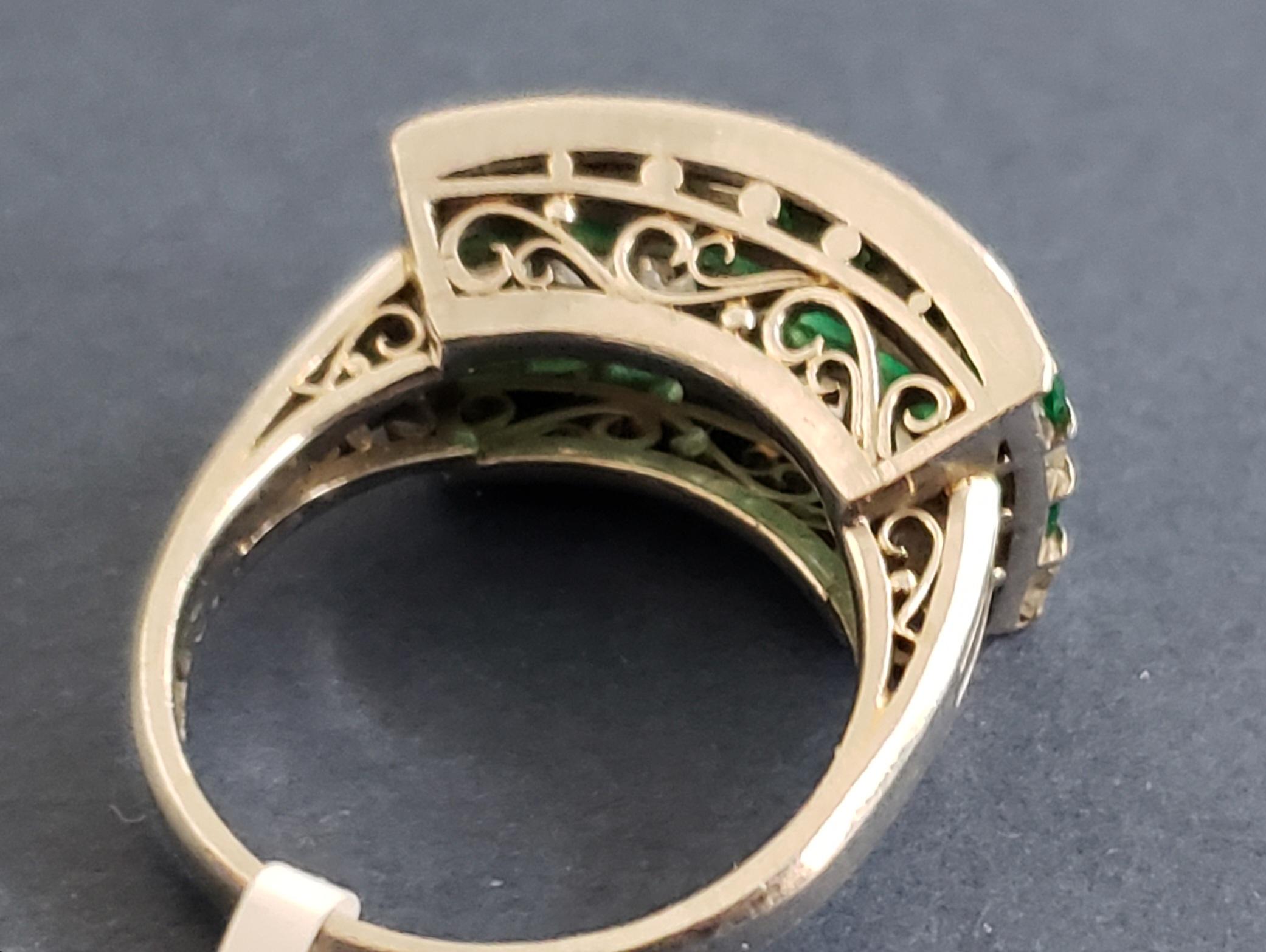 Art Deco Emerald and Diamond Cocktail Ring 18K s-6 For Sale 3
