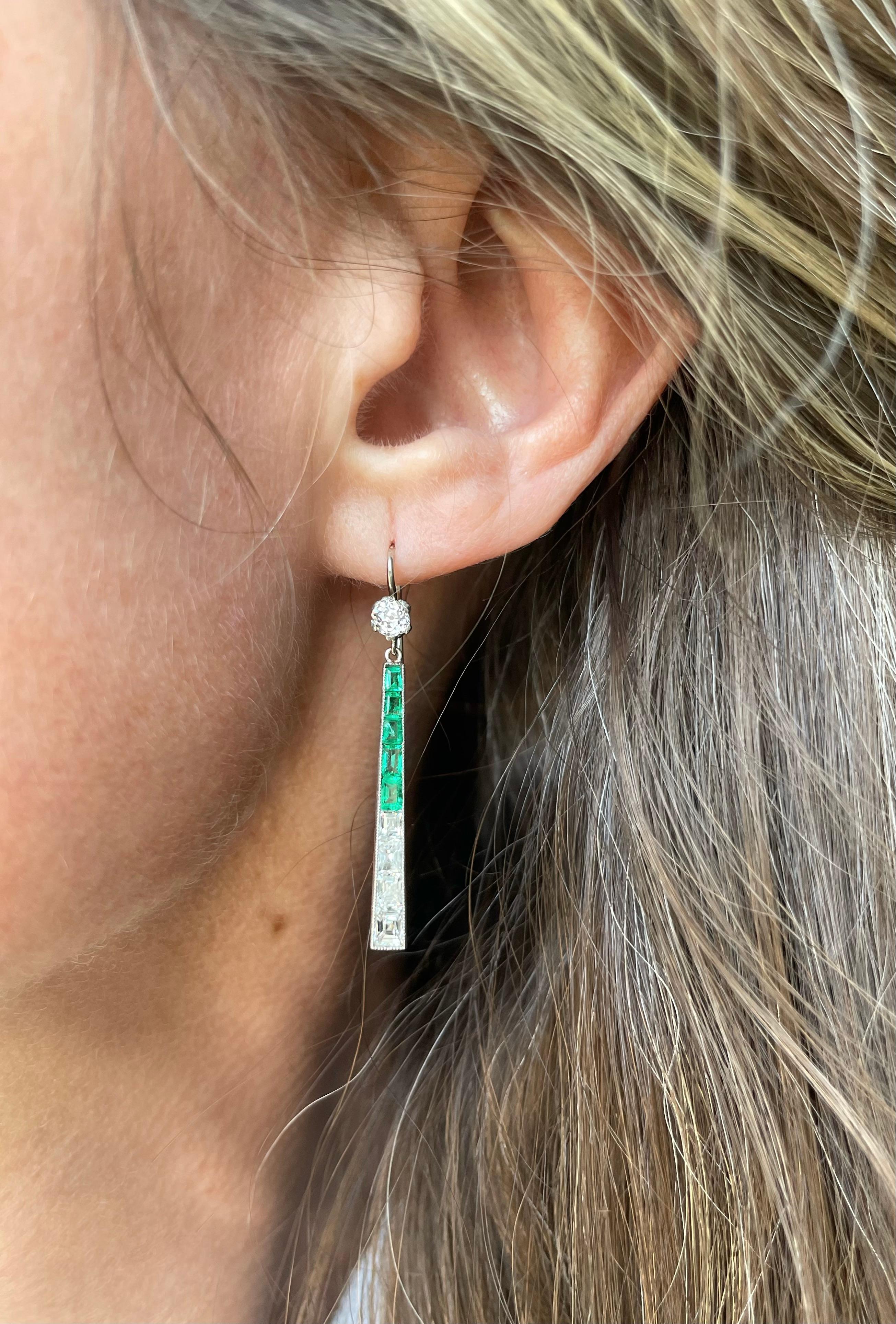 Art Deco Emerald and Diamond Conversion Earrings In Good Condition For Sale In Hummelstown, PA
