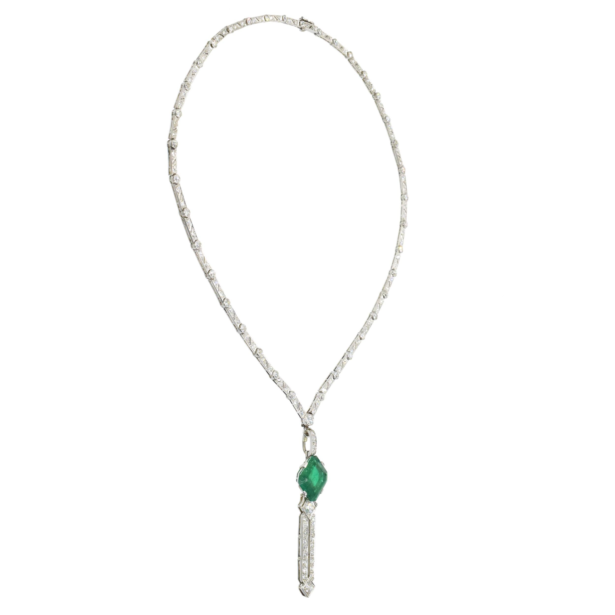 Art Deco Emerald and Diamond Necklace / Pendant In Good Condition For Sale In New York, NY