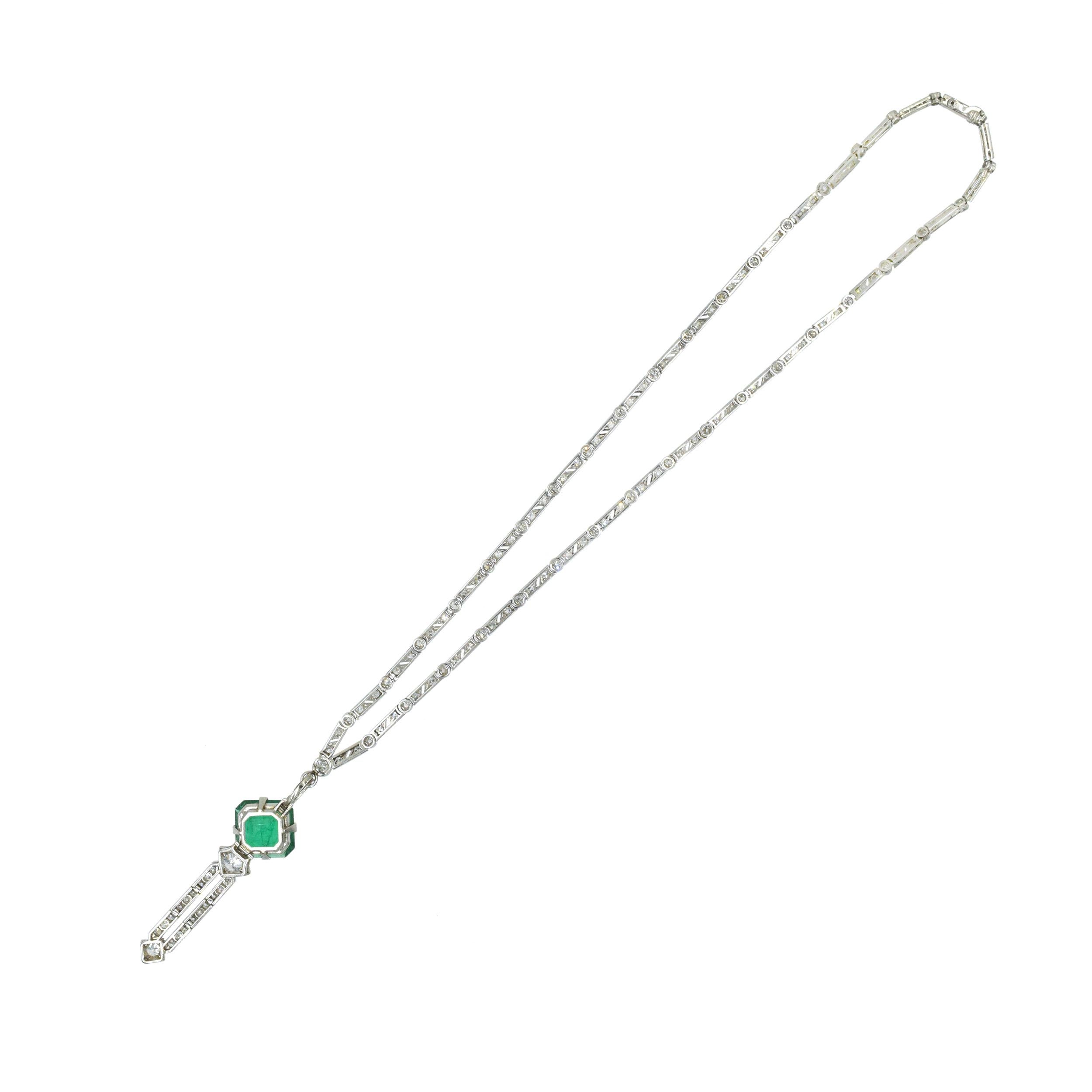 Halskette / Anhänger mit Smaragd und Diamant im Art déco-Stil im Angebot 2