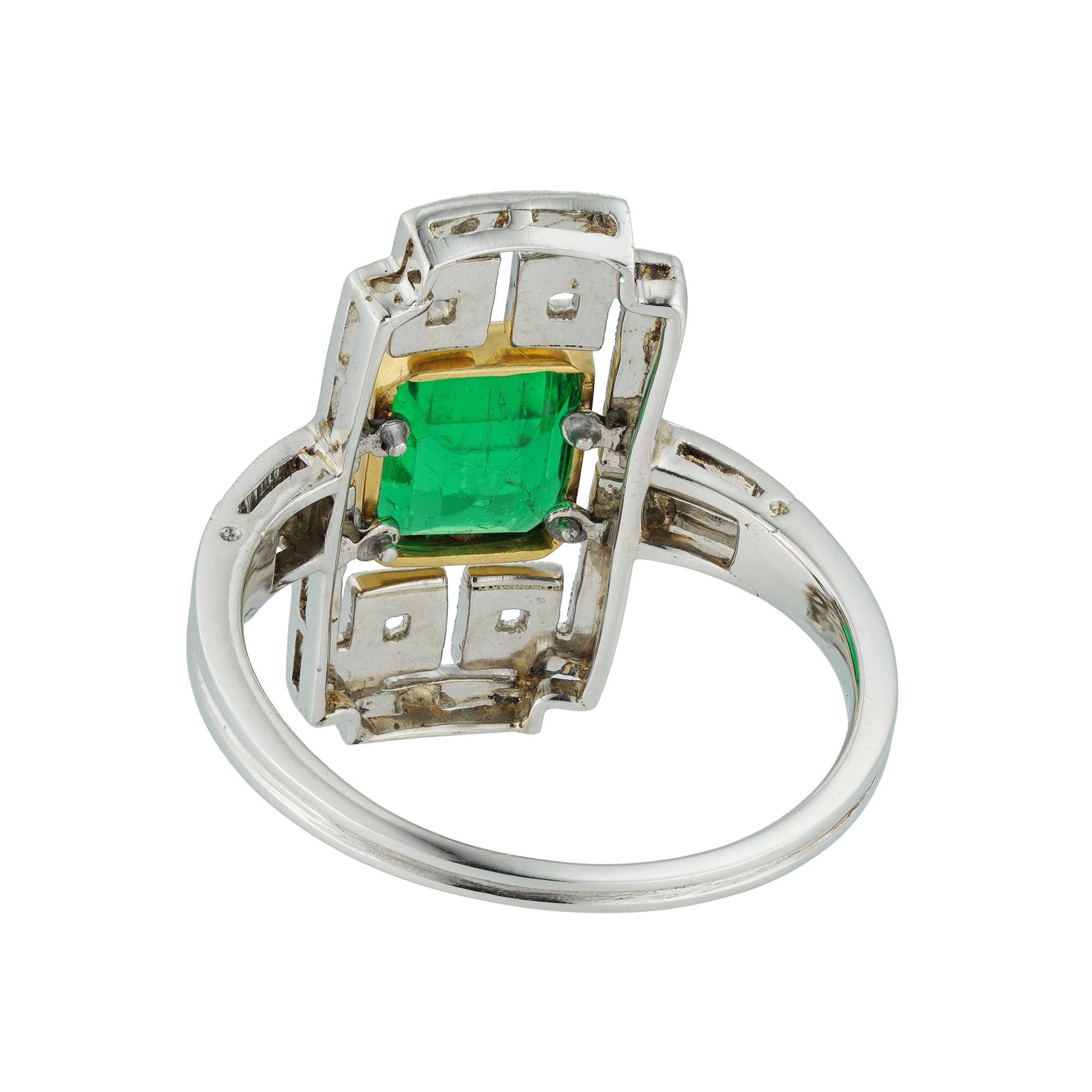 Art Deco Emerald and Diamond Plaque Ring In Good Condition For Sale In London, GB