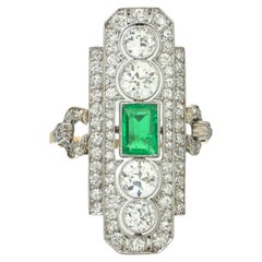 Art-Déco-Ring mit Smaragd- und Diamantplakette, Platin und 18-Karat-Gold