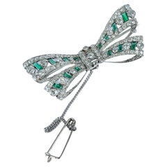 Art Deco Emerald and Diamond Platinum Brooch