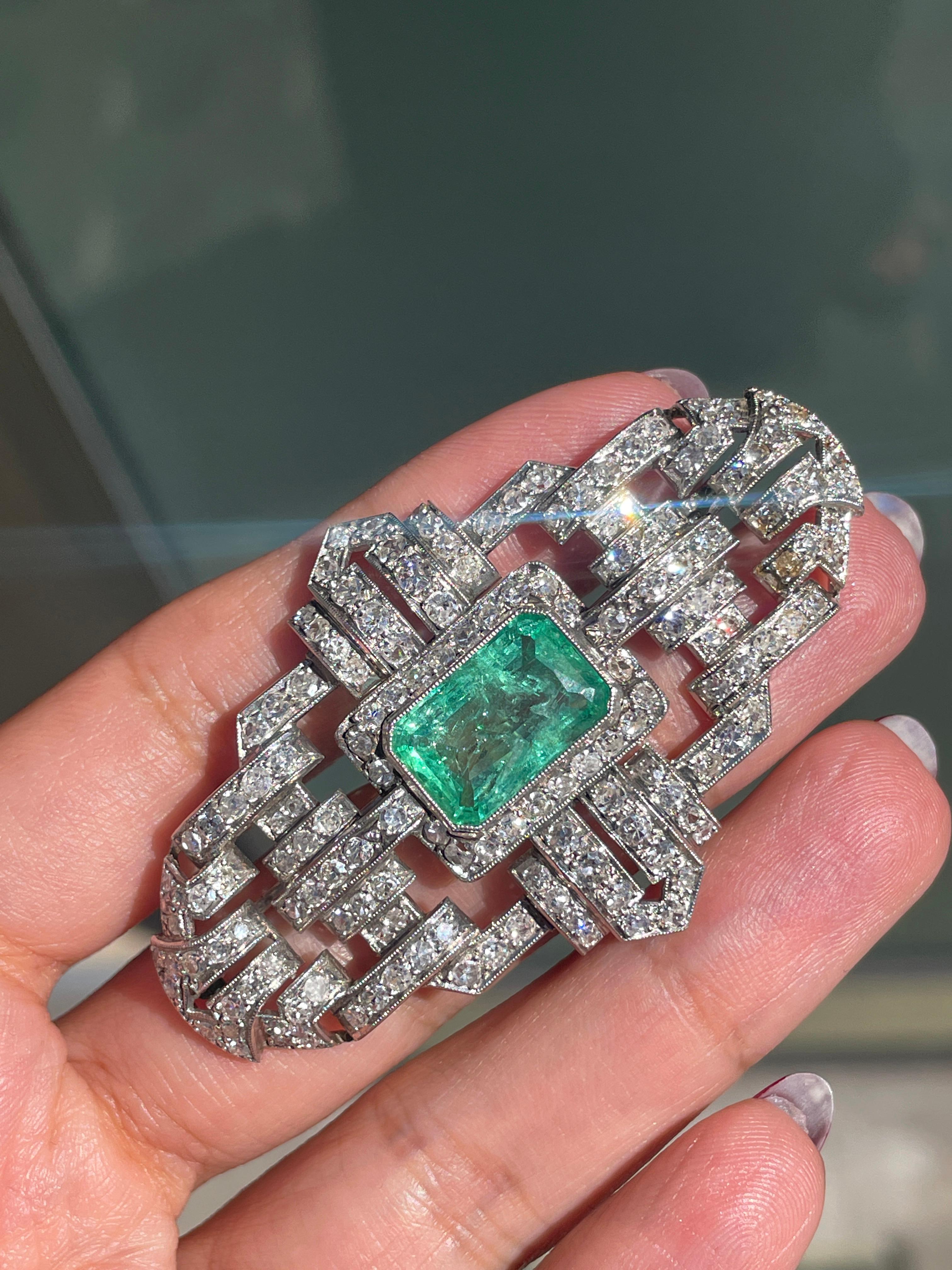 Women's or Men's Art Deco Emerald and Diamond Platinum Plaque Brooch For Sale