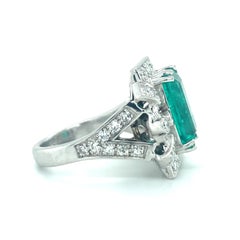 Art Deco Emerald and Diamond Platinum Ring