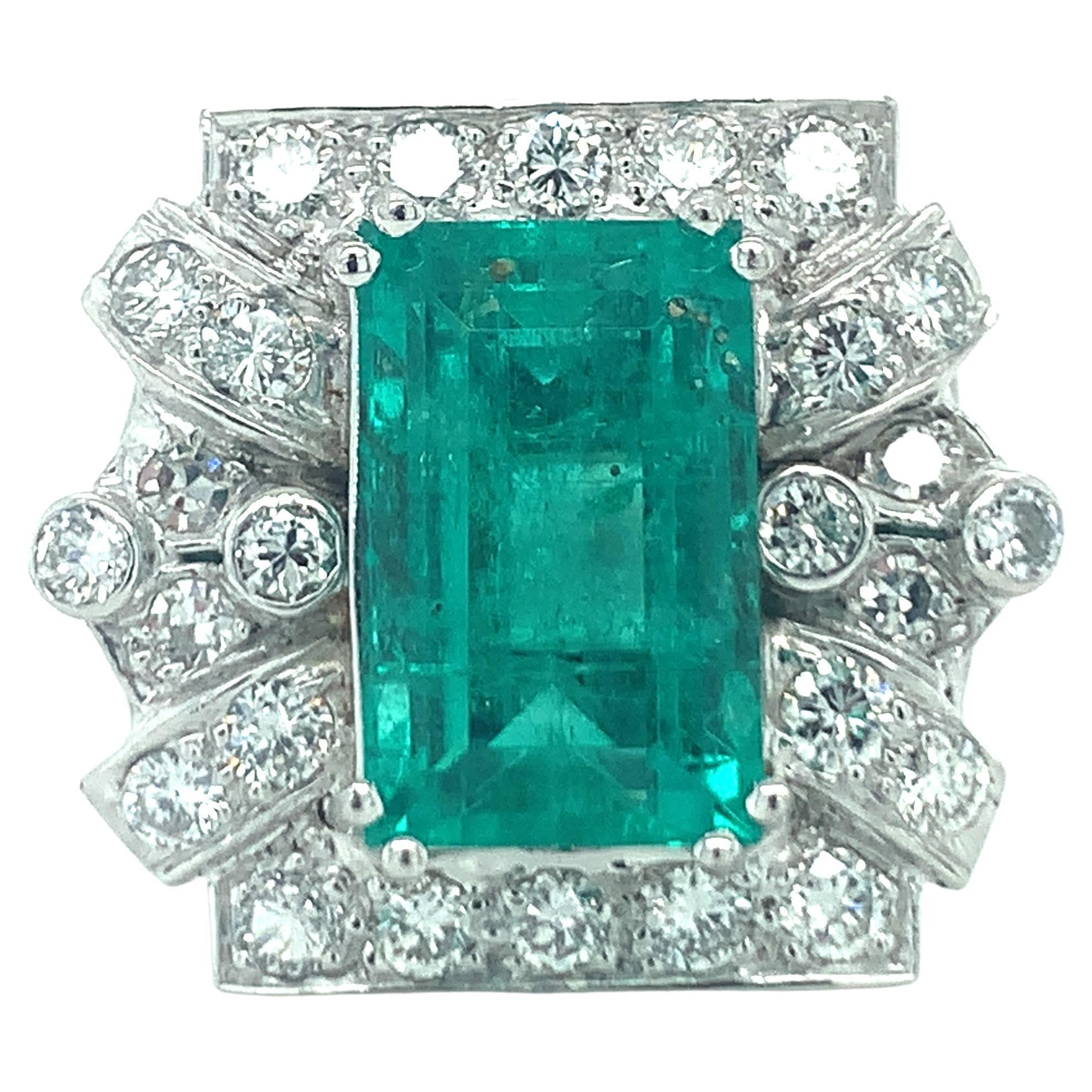 Platinring mit Smaragd und Diamant im Art déco-Stil