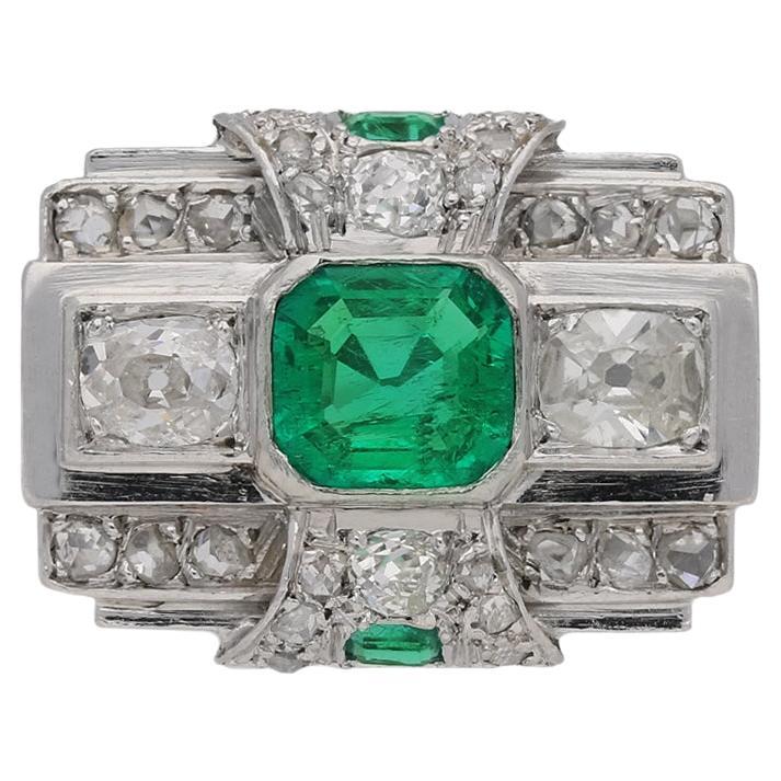 Art-Déco-Ring mit Smaragd und Diamant, um 1935.