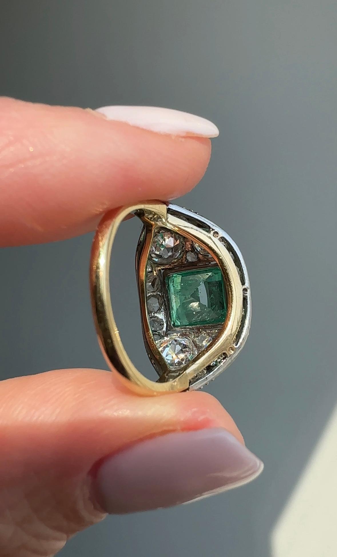 Art Deco Colombian Emerald and Diamond Ring - AGL Certificate In Good Condition For Sale In Hummelstown, PA