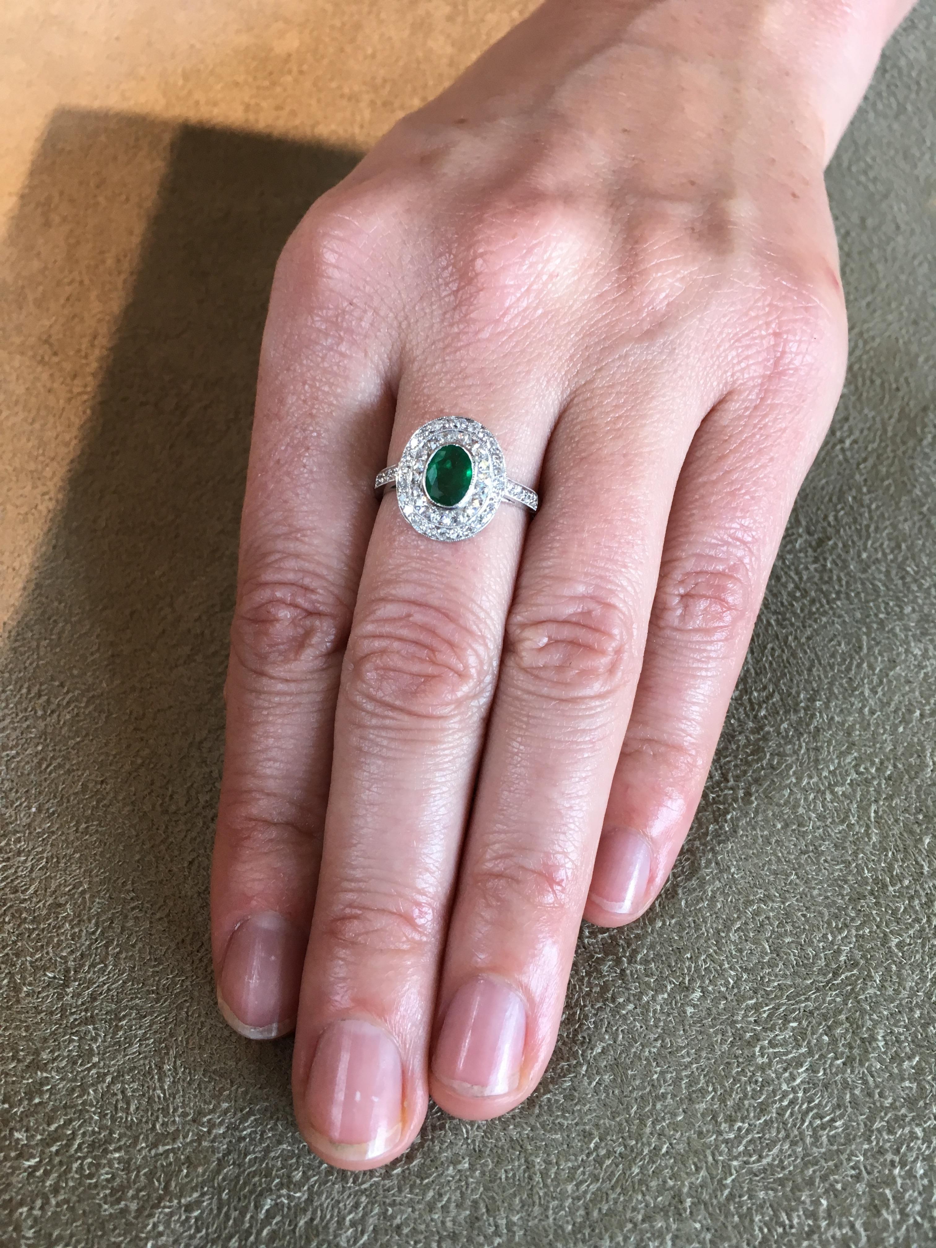 Art Deco Emerald Diamond Ring 18 Karat White Gold For Sale 3