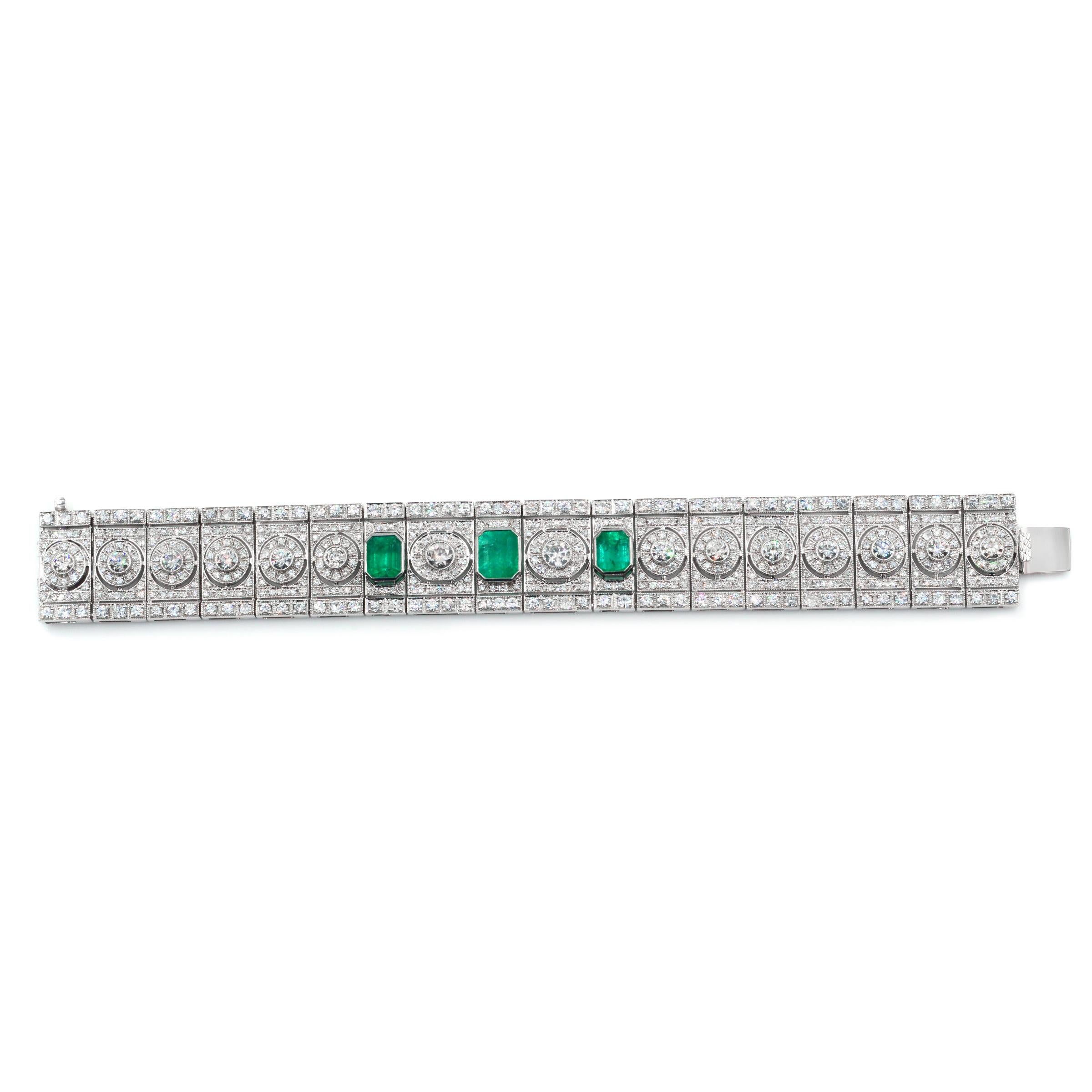 Art Deco Emerald and Diamond Wide Bracelet in 18 Karat White Gold In Excellent Condition In New York, NY