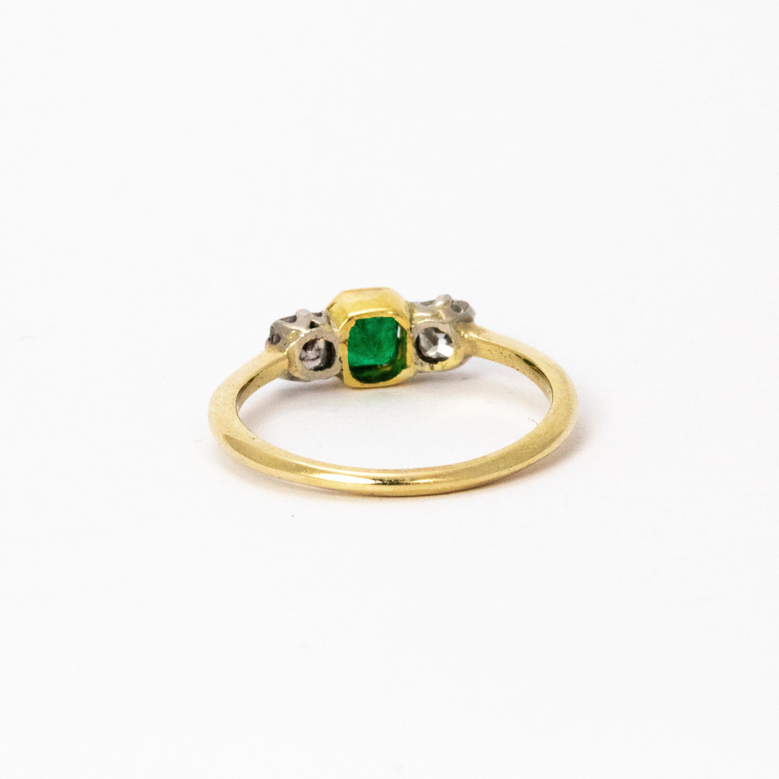 Vintage Emerald and Diamonds Three-Stone 18 Karat Yellow Gold Ring In Excellent Condition In Chipping Campden, GB