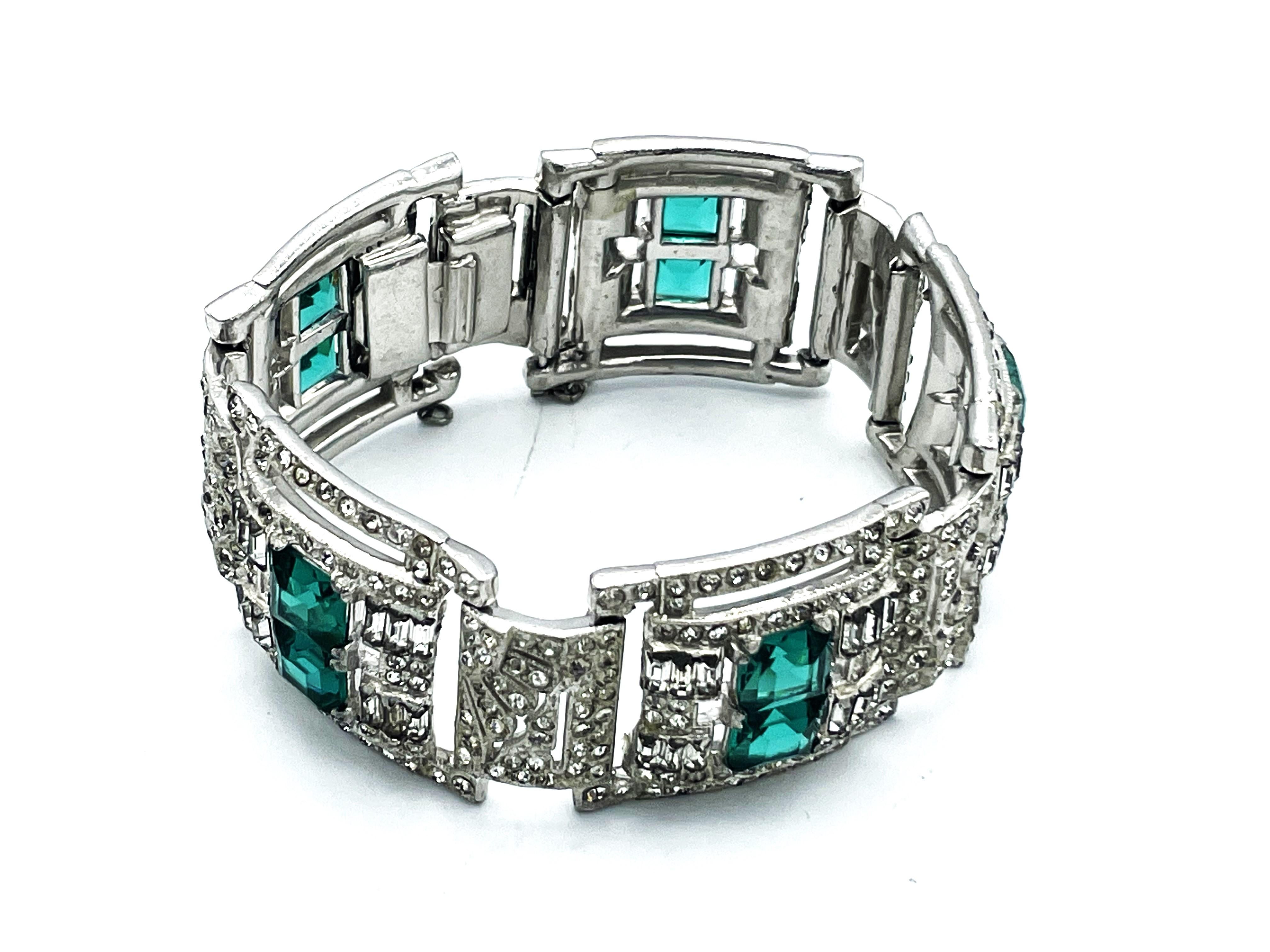 BRACELET COCKTAIL ART DECO ÉMÉRAL ET PASTE BLANC, RHODIUM, FRANCE 1920/30s en vente 1