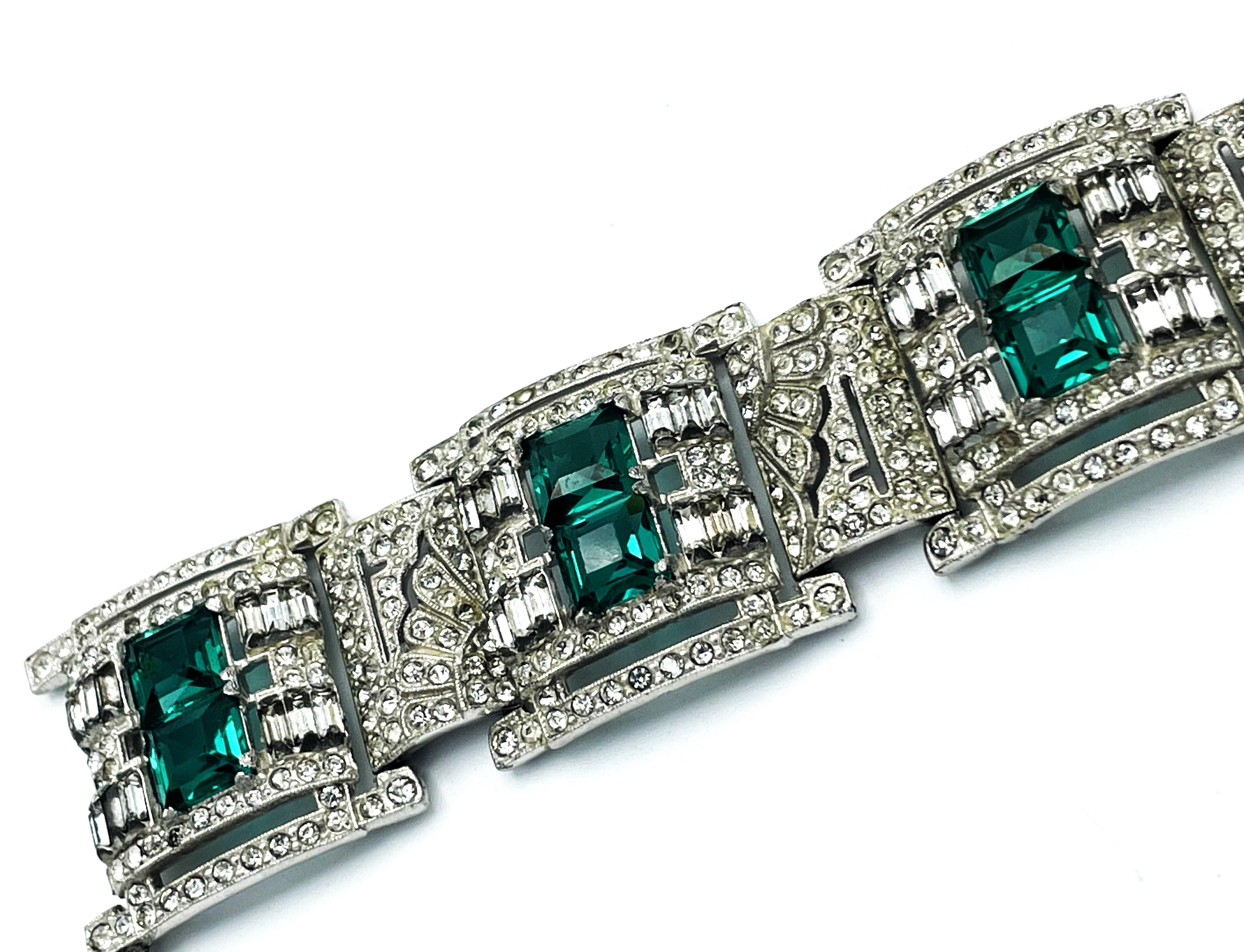 BRACELET COCKTAIL ART DECO ÉMÉRAL ET PASTE BLANC, RHODIUM, FRANCE 1920/30s en vente 3