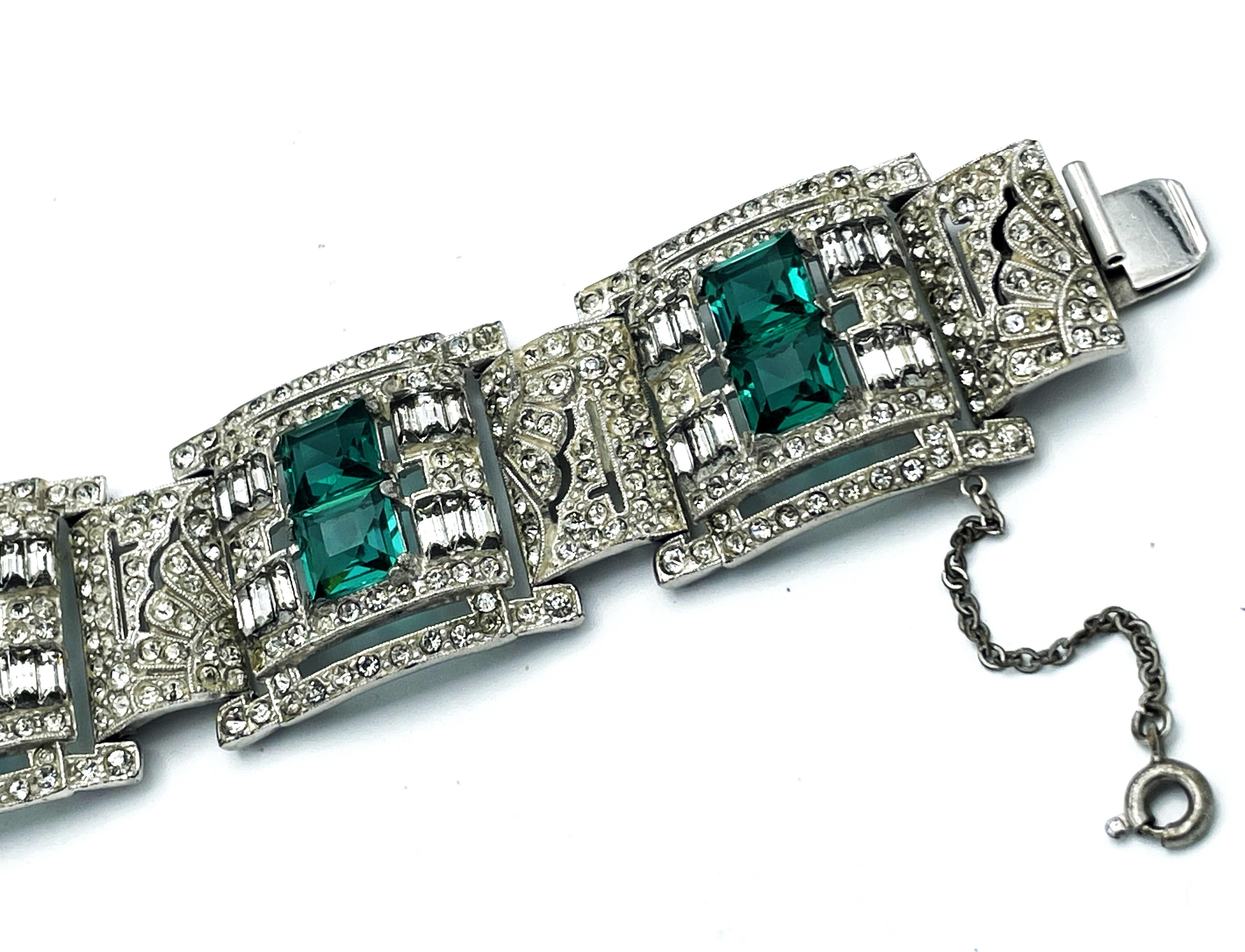 BRACELET COCKTAIL ART DECO ÉMÉRAL ET PASTE BLANC, RHODIUM, FRANCE 1920/30s en vente 4