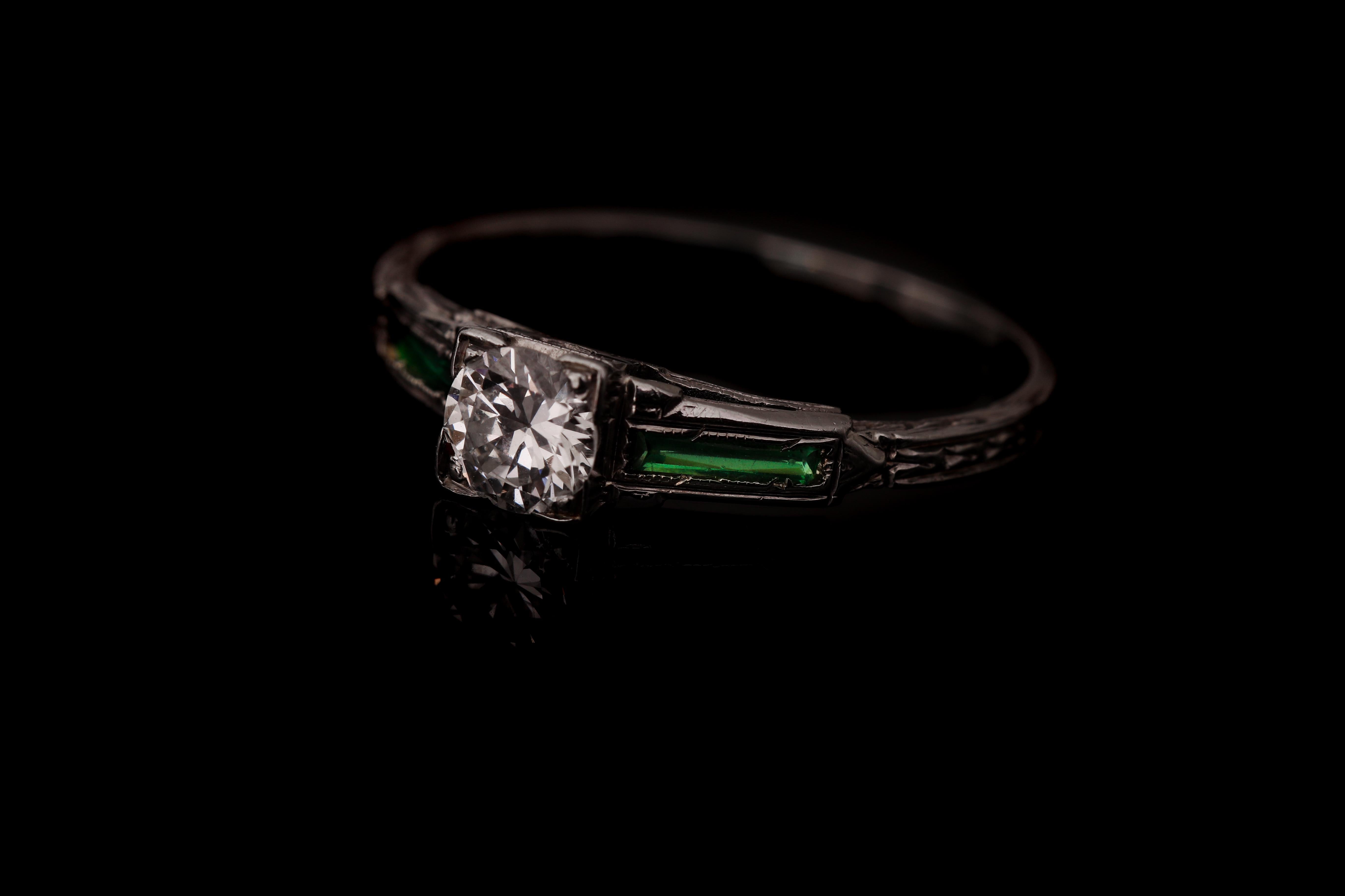 Art Deco Emerald Baguette and Old European Diamond 18 Karat Gold Carved Ring 3