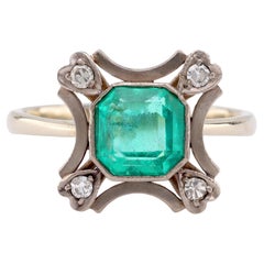Anello Art Deco con diamante smeraldo in oro bianco 18 carati