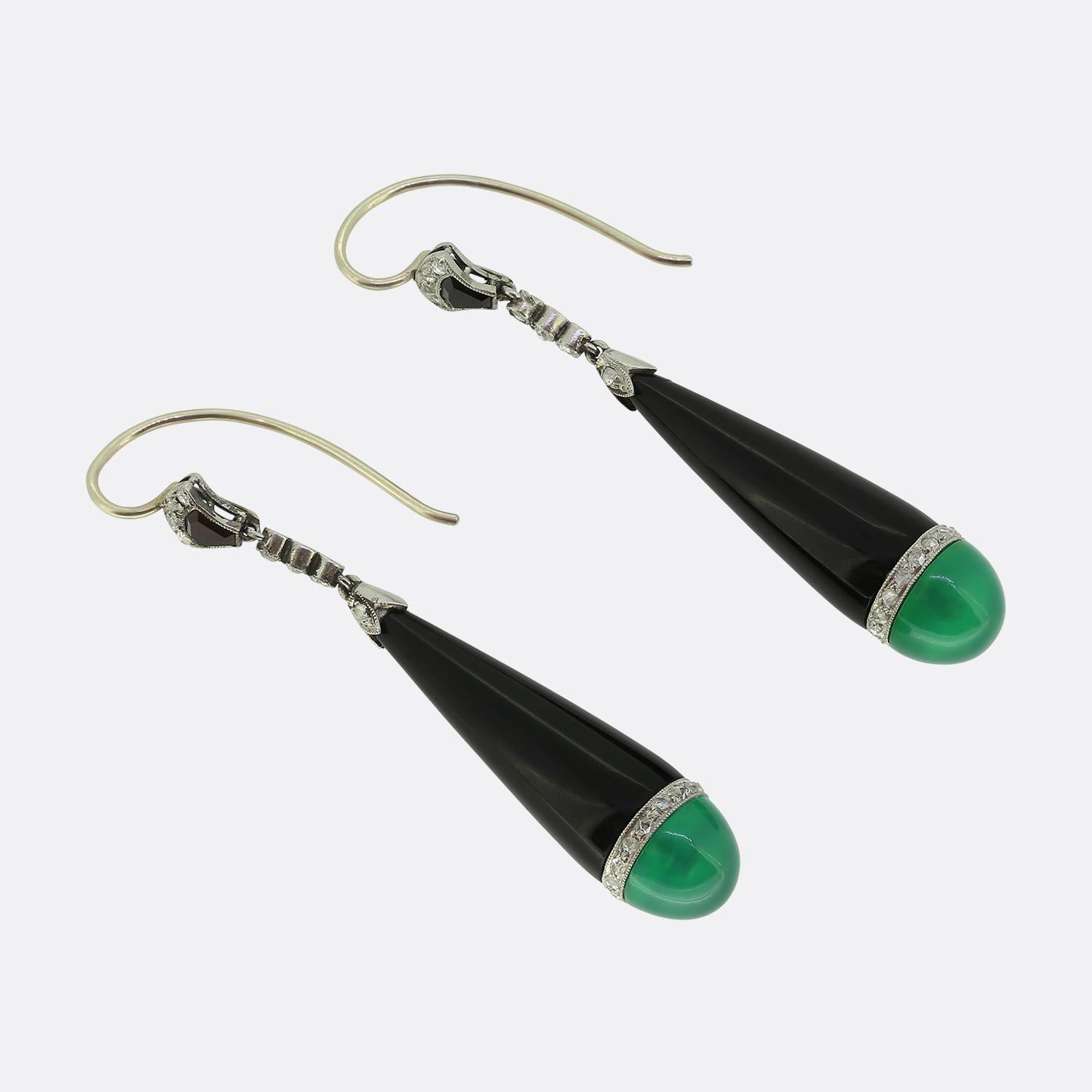 Round Cut Art Deco Emerald Diamond and Onyx Drop Earrings For Sale