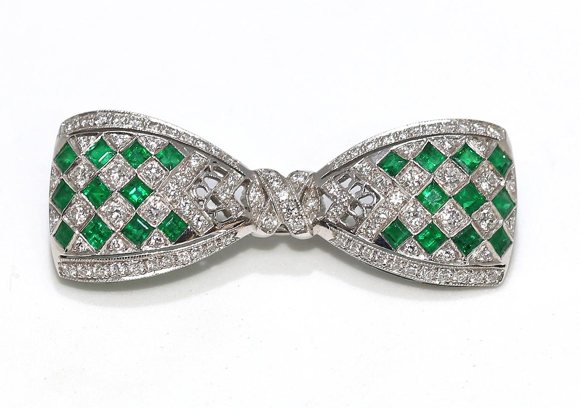 Art Deco Emerald Diamond Bow Platinum Brooch, 1930 5