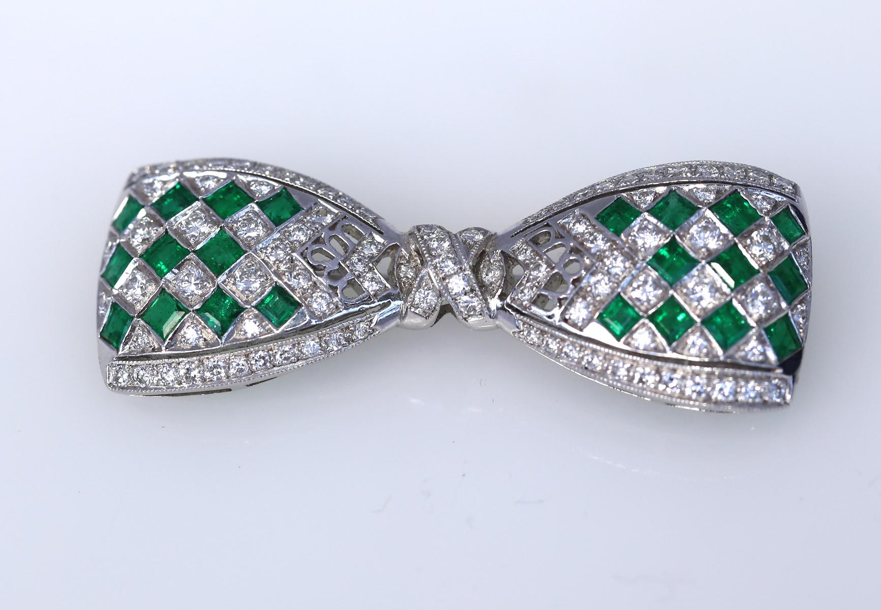 Women's Art Deco Emerald Diamond Bow Platinum Brooch, 1930