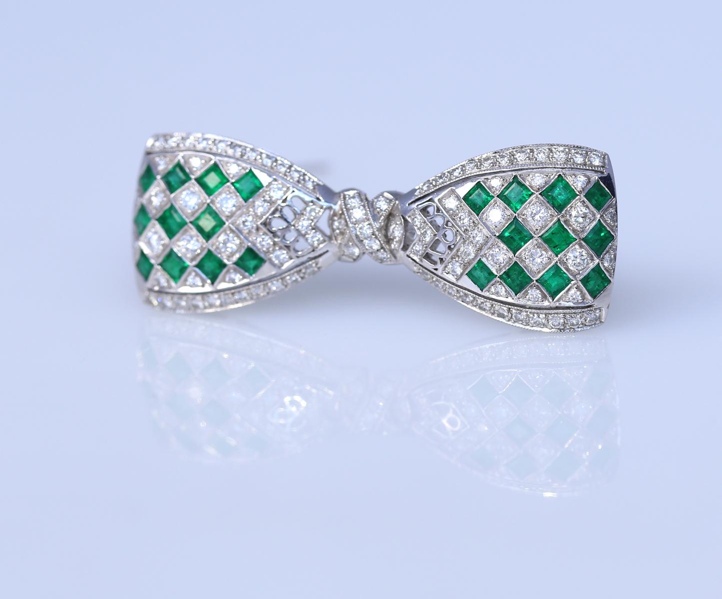 Art Deco Emerald Diamond Bow Platinum Brooch, 1930 4