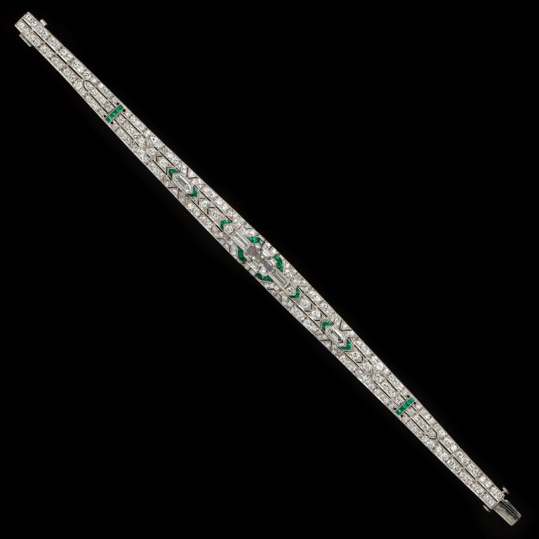 Art Deco Smaragd-Diamant-Armband (Gemischter Schliff) im Angebot