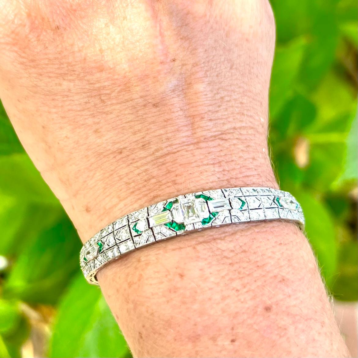 Women's Art Deco Emerald Diamond Bracelet For Sale