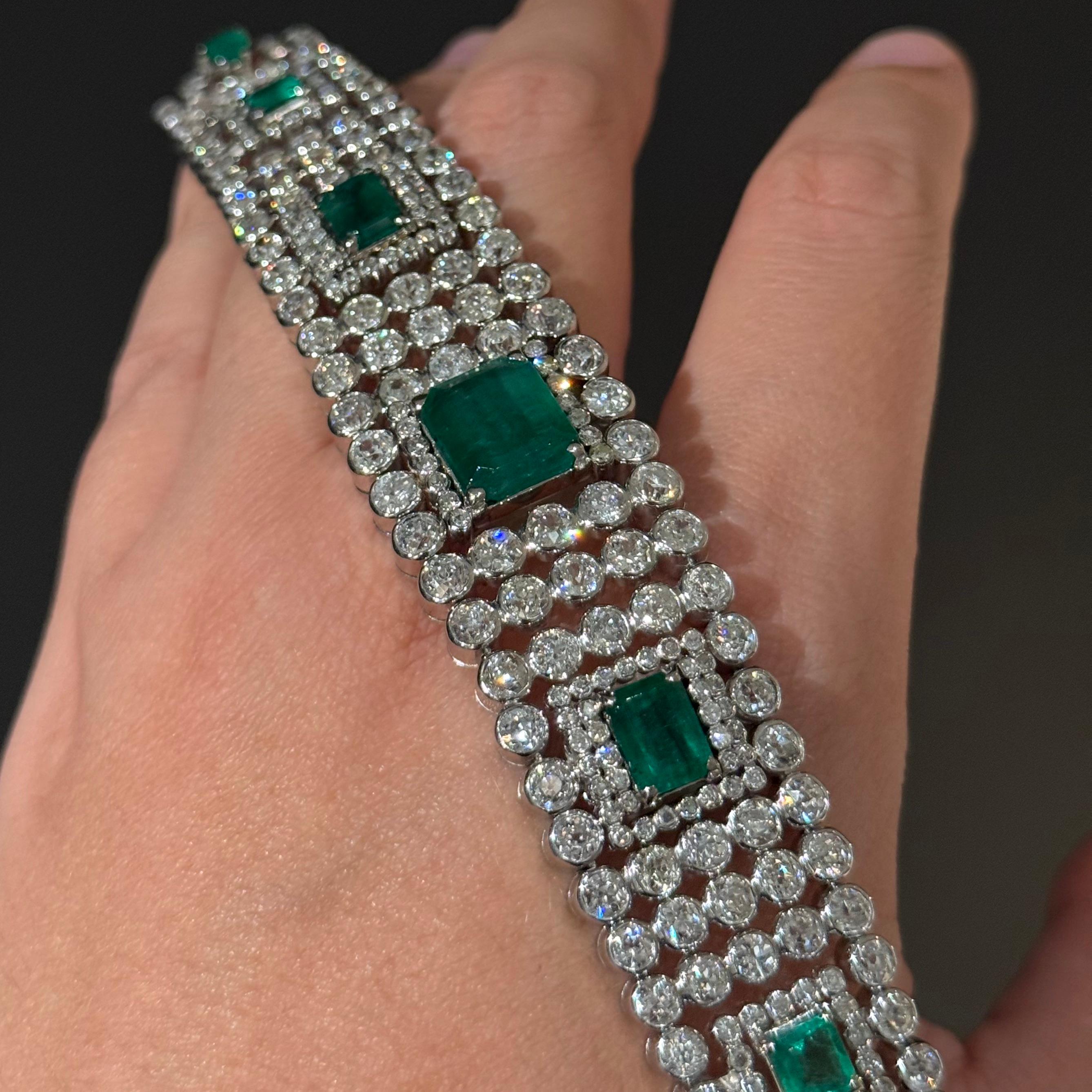 Art Deco Smaragd Diamant Schnalle Honeycomb Armband Platin Frankreich Französisch 1930er Jahre im Angebot 4