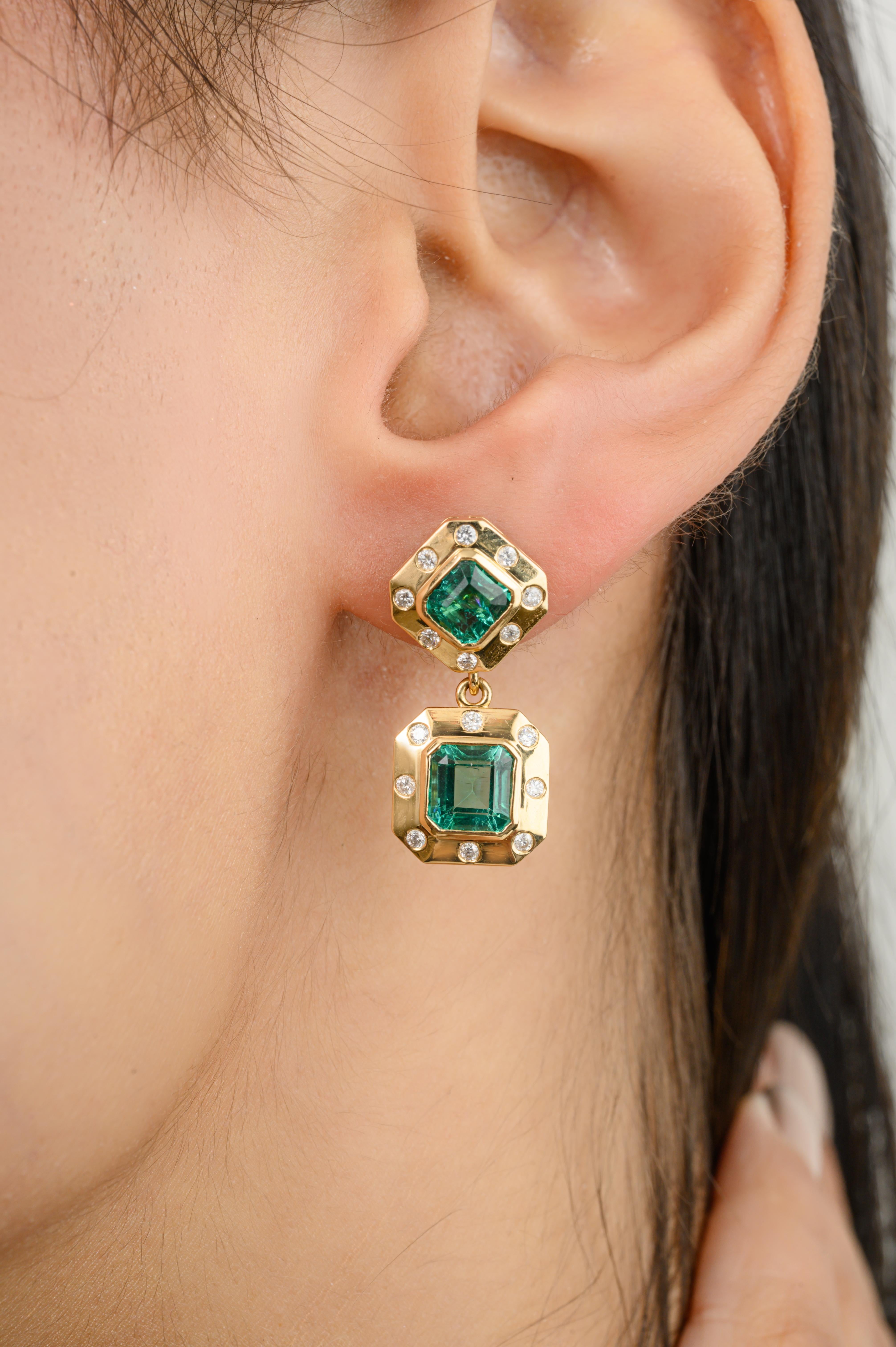 Taglio cuscino Orecchini Art Deco con diamante smeraldo, regalo per le donne in oro giallo massiccio 18 ct. in vendita