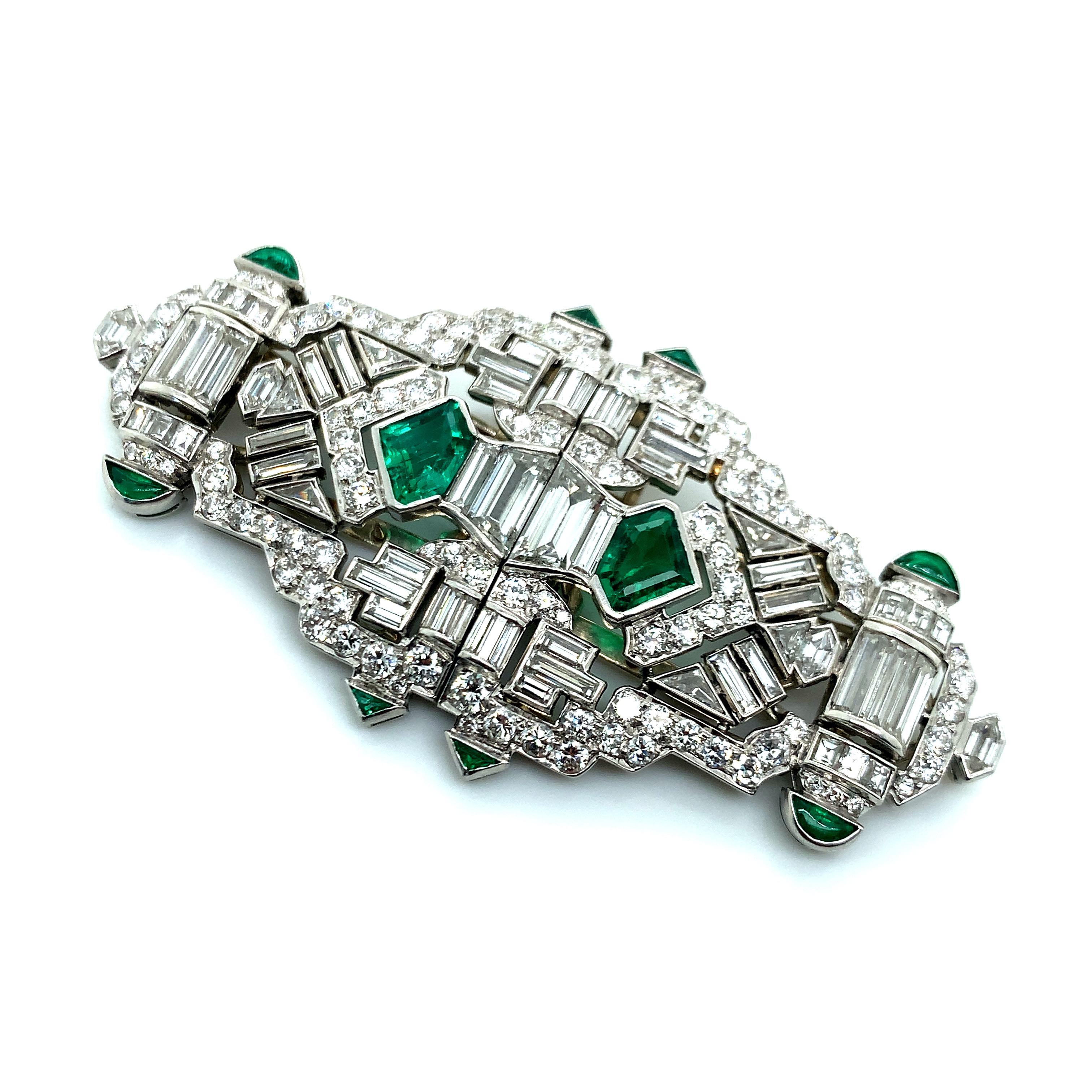 Art Deco Emerald Diamond Double-Clip Brooch For Sale 3