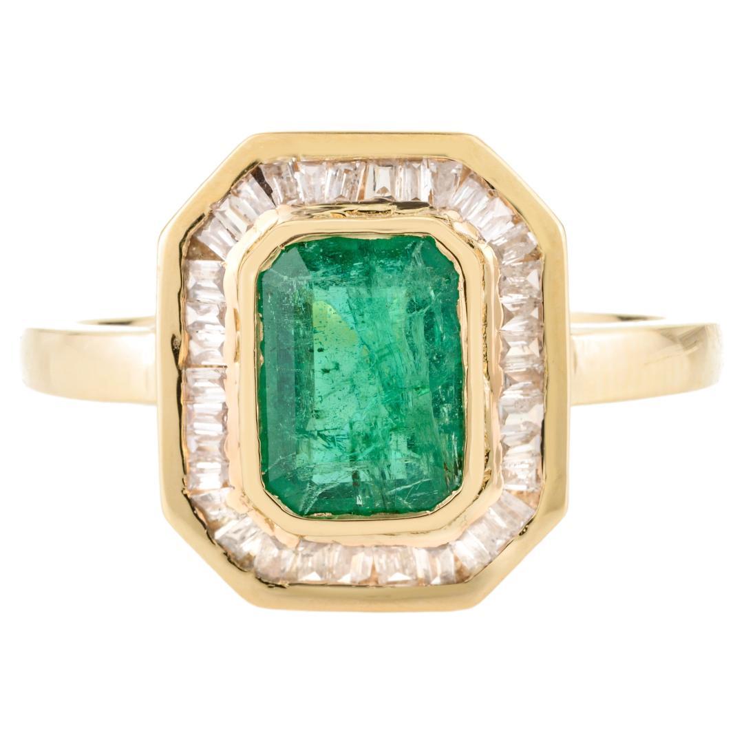 Alianza Art Decó con halo de diamantes esmeralda en oro amarillo macizo de 18k para ella