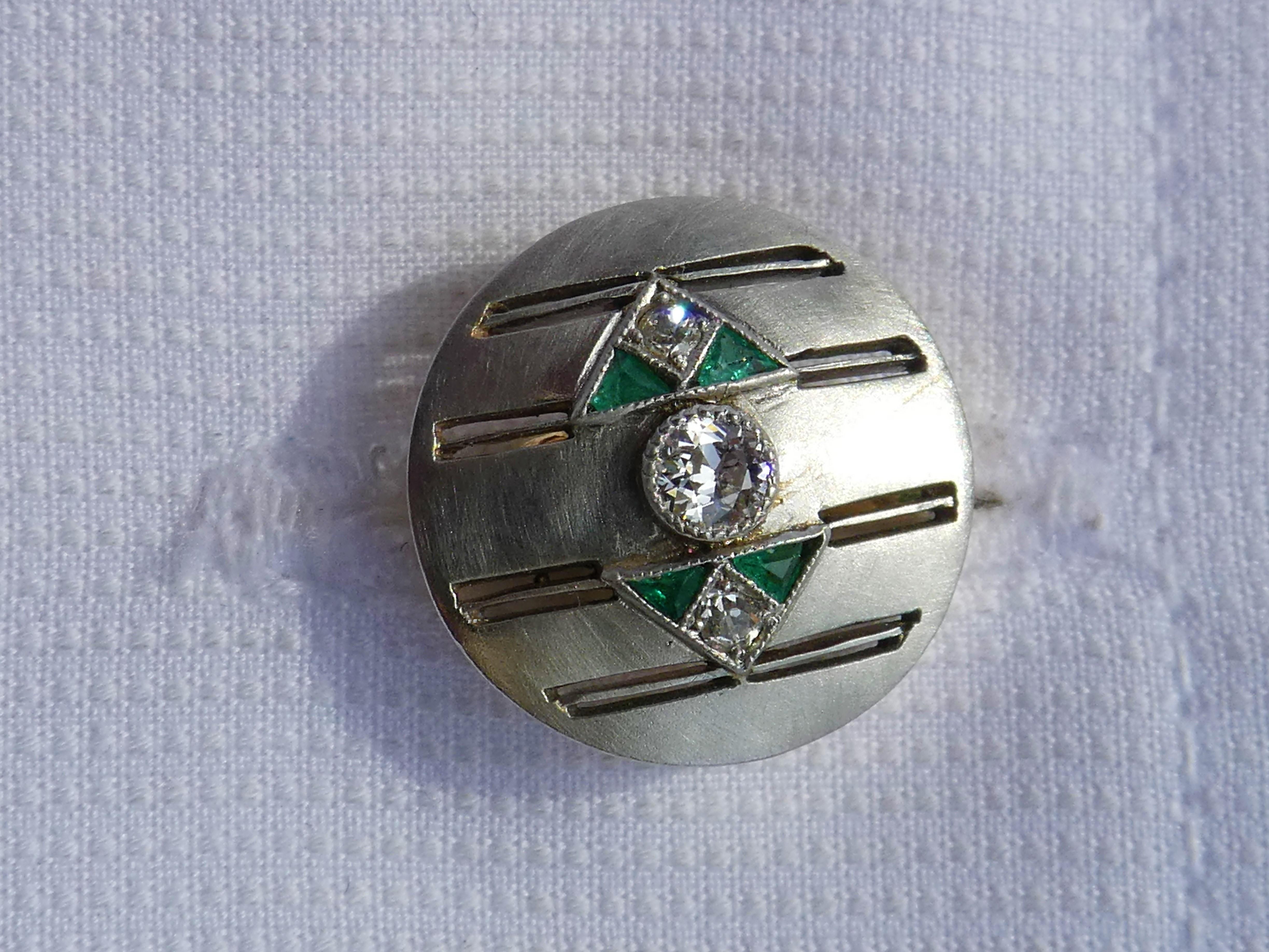 Art Deco Emerald Diamond Platinum and 14 Karat Gold Austrian Cufflinks In Excellent Condition For Sale In Munich, DE