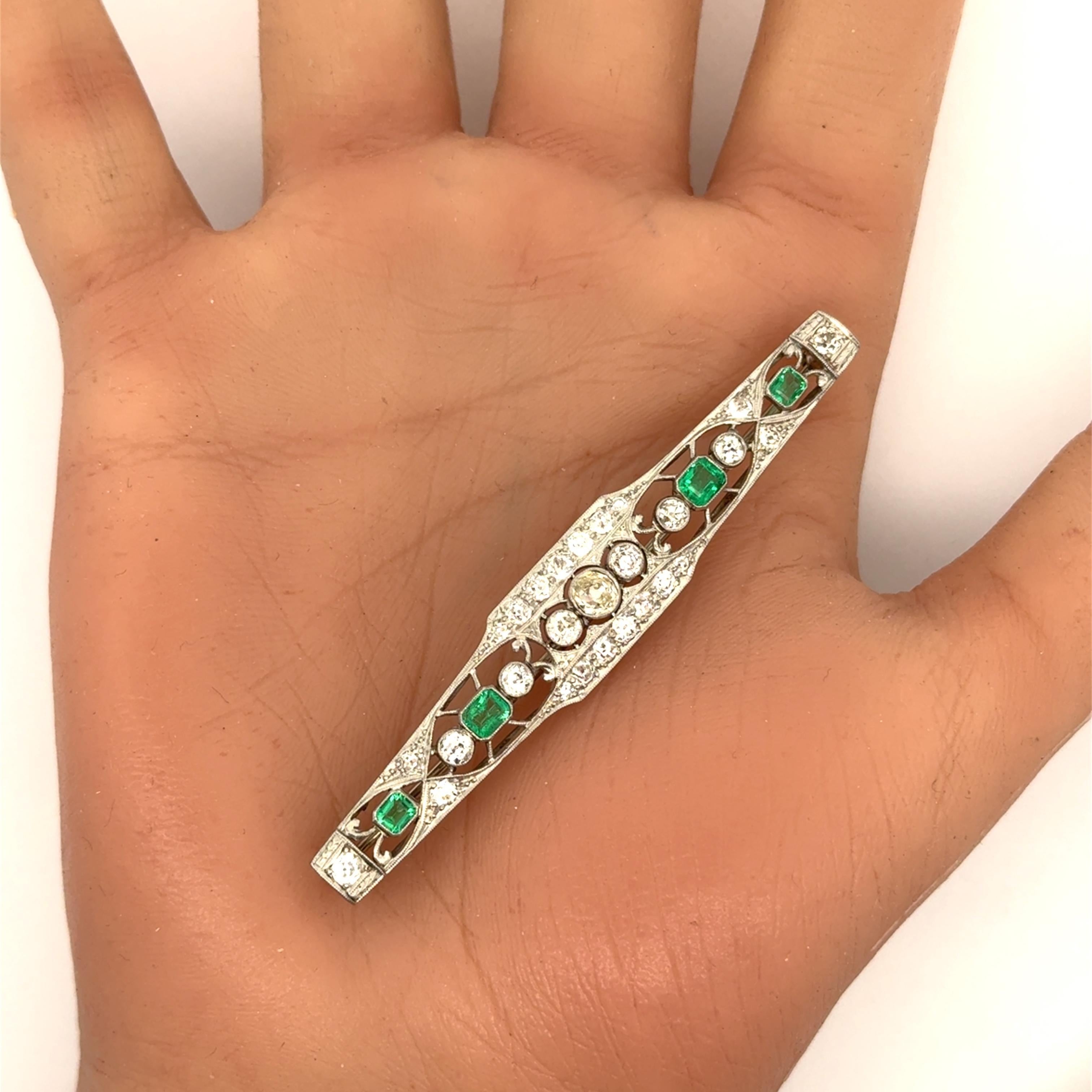 De las mujeres Broche Art Déco Esmeralda Diamante Platino en venta