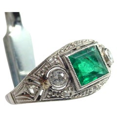 Antique Art Deco Emerald Diamond Platinum Engagement Cocktail Dinner Ring