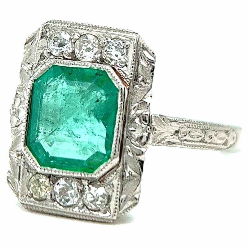 Art Deco Emerald Diamond Platinum Filigree Ring In Excellent Condition In Beverly Hills, CA