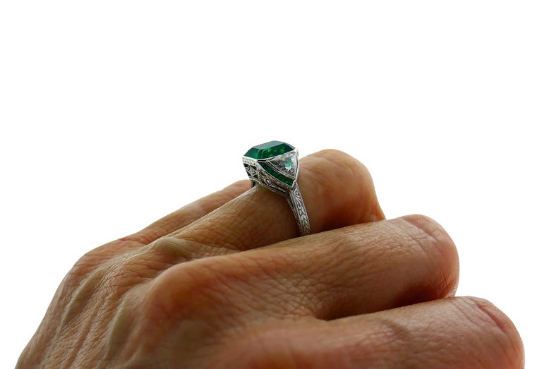 Art Deco Emerald Diamond Platinum Ring For Sale 2